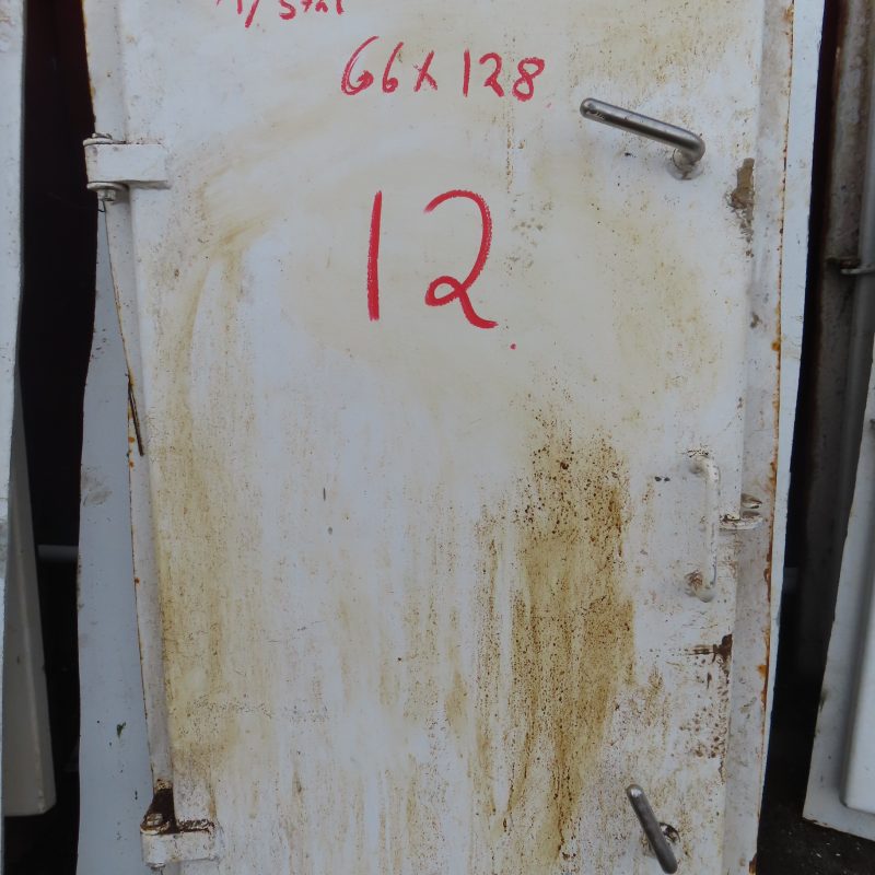 12. alu/stål 66x128 cm lysåpning