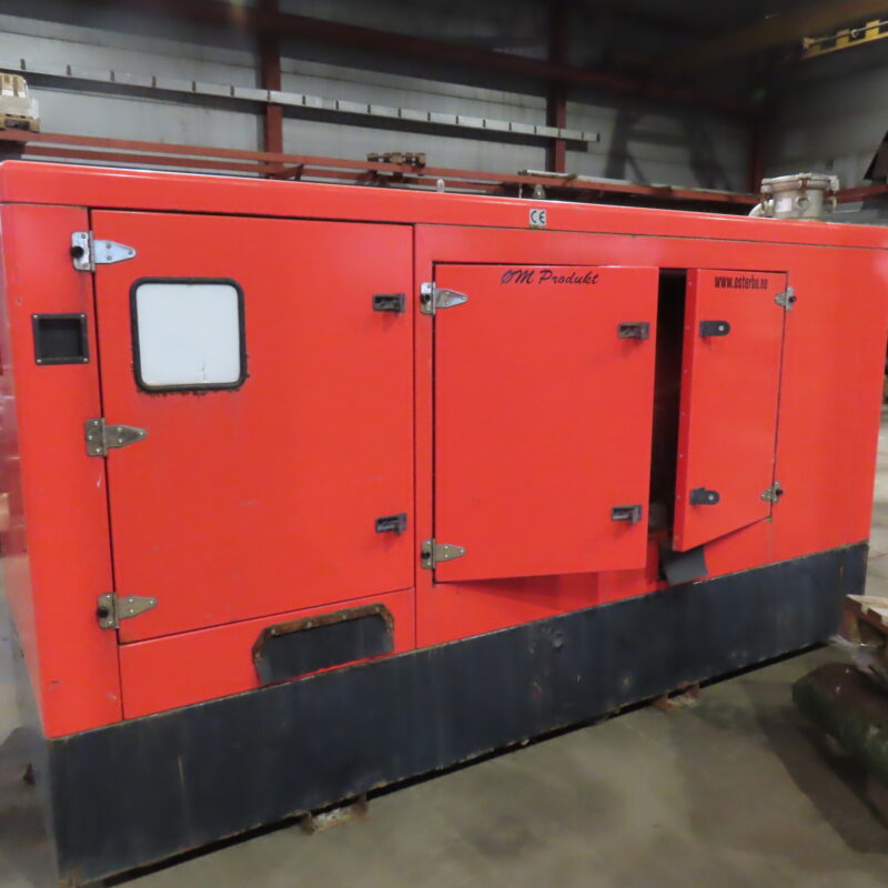 01. Yanmar  m/ høytrykks vann pumpe  og tilførsels pumpe