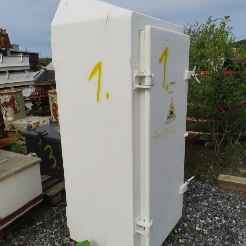 01.  Alu skap  200x80x66cm