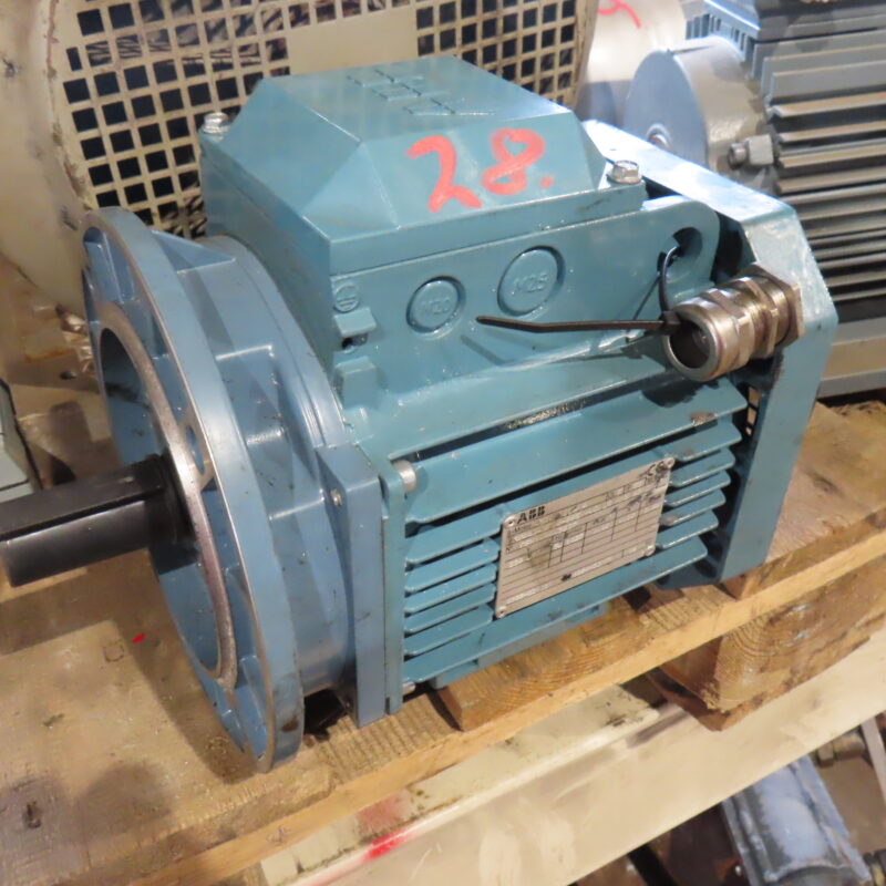 28.   220v , 1,1kw